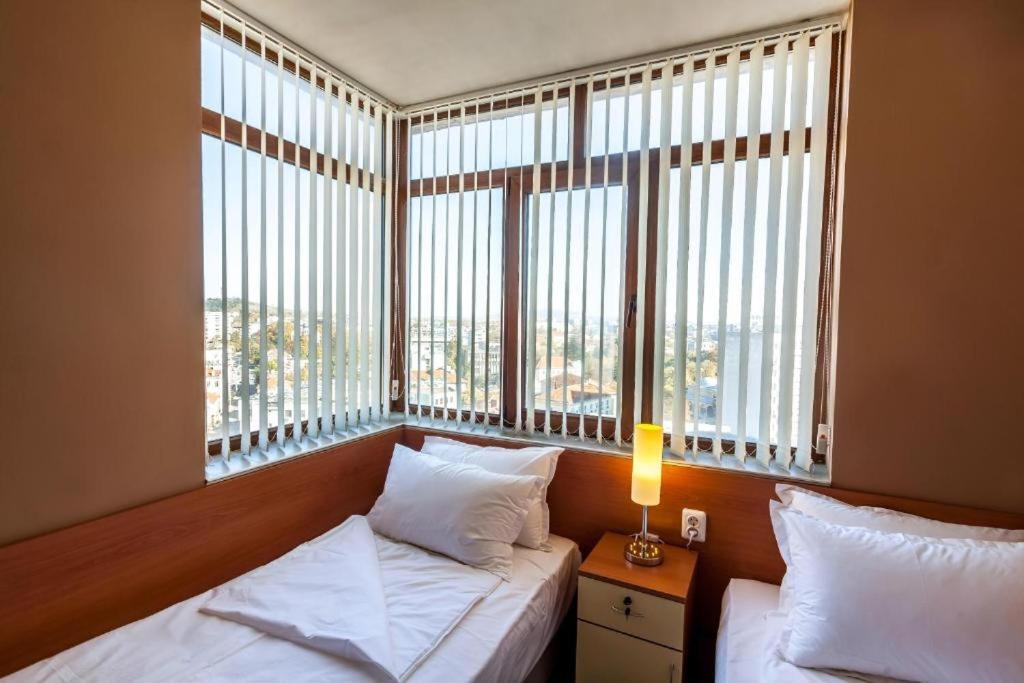 Panorama Top Floor Rooms In Hotel Tundzha Jamboł Zewnętrze zdjęcie